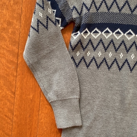 Melrose and Market Sweater dress size small. Gray with a blue and white pattern - Picture 3 of 6